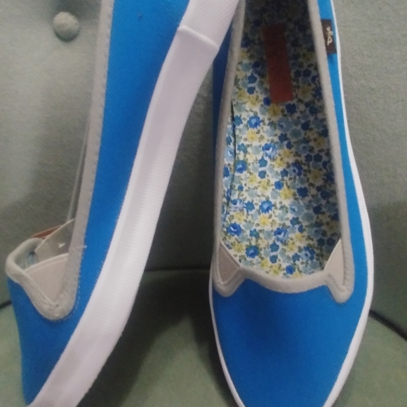 Shoes - Picture 1 of 2